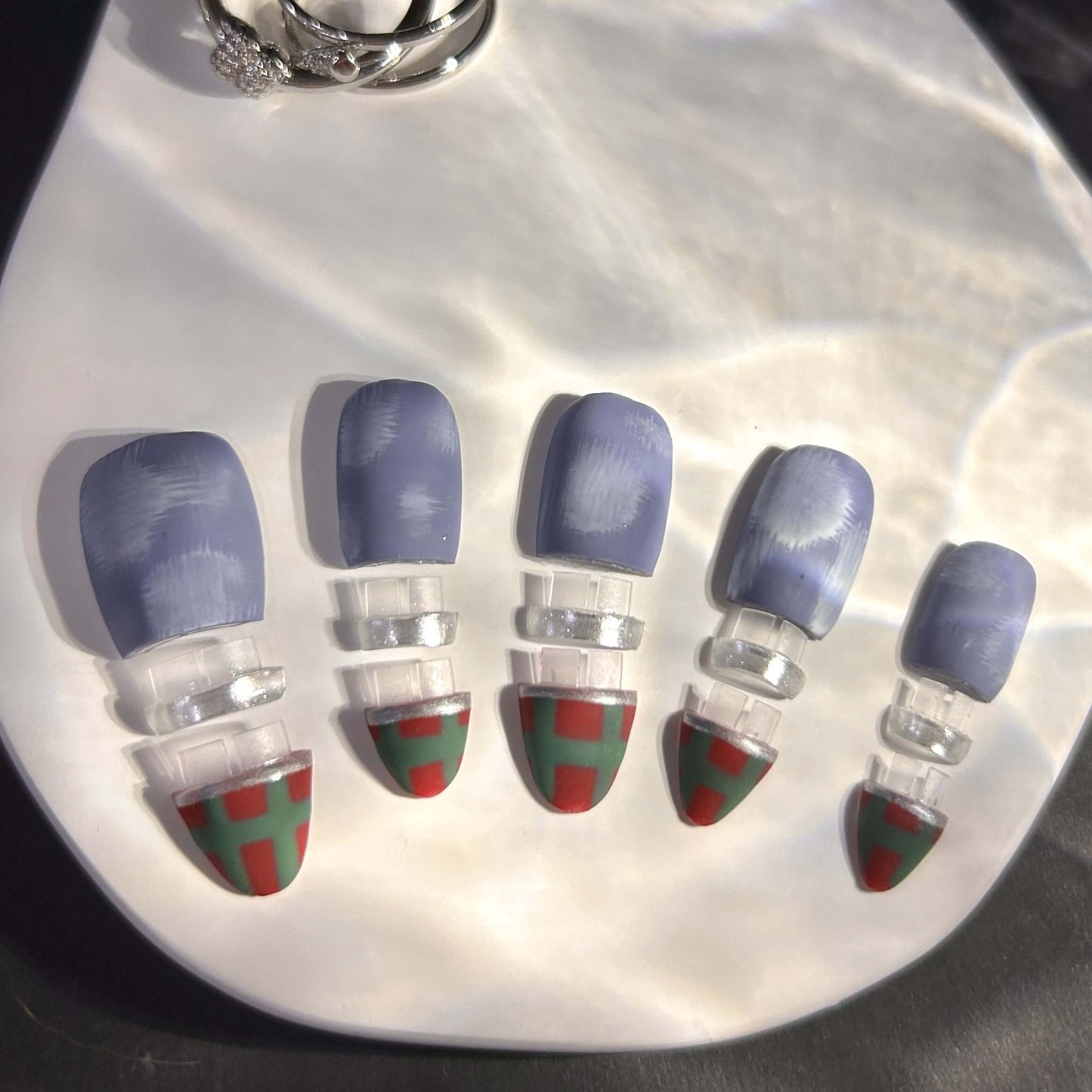 Detachable Clip On 2-in-1 Style Press-on nails