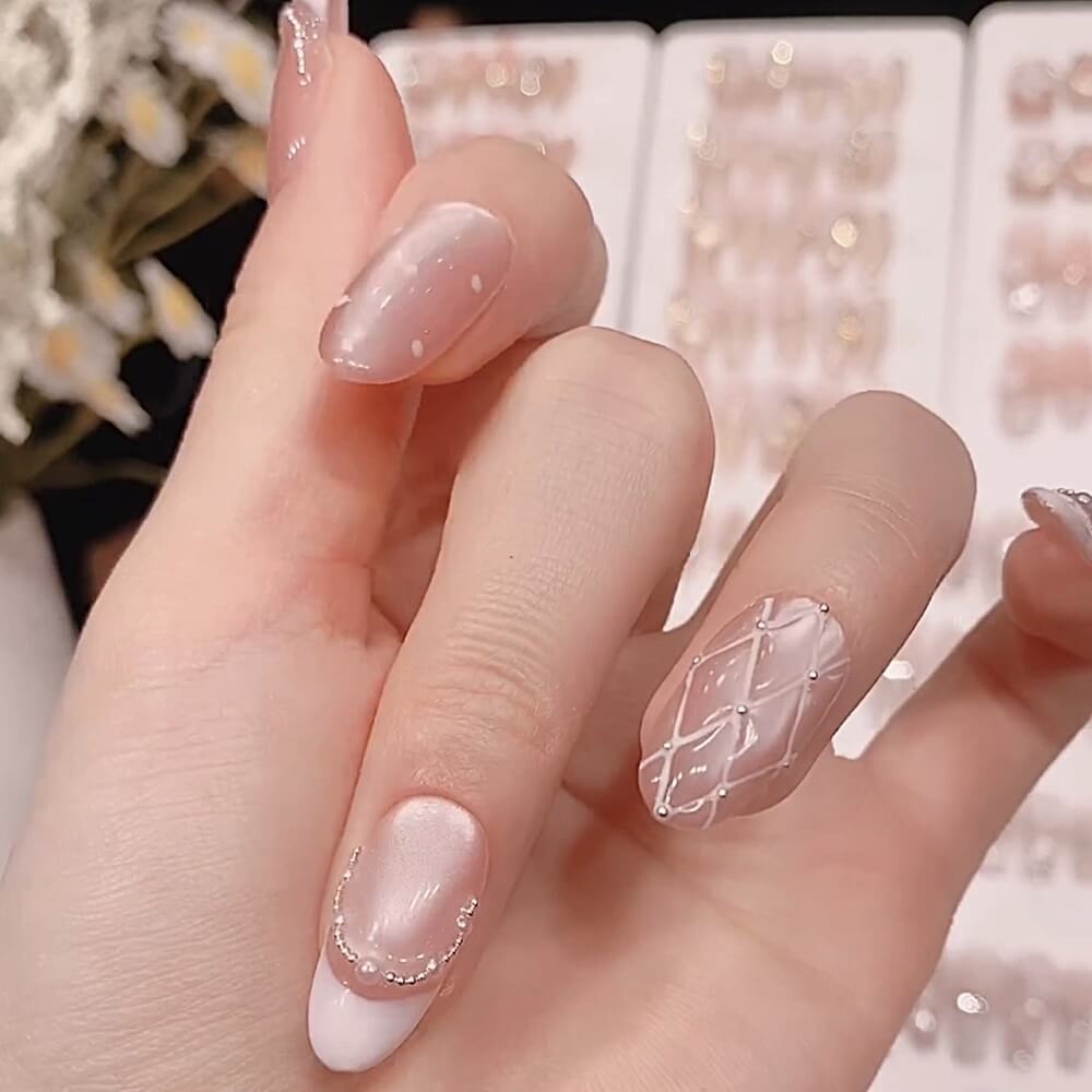 Pearl Lumière Cat-Eye French Press-On Nails