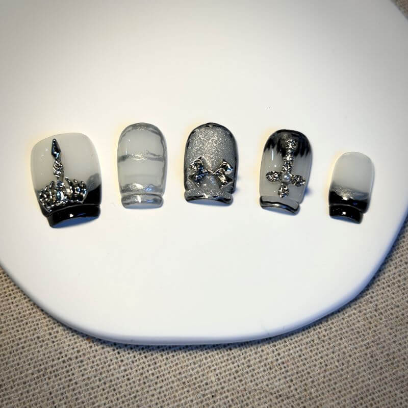 Detachable Clip On 2-in-1 Style Press-on nails