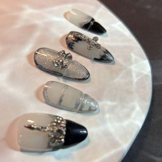 Detachable Clip On 2-in-1 Style Press-on nails