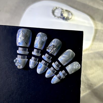 Butterfly's Curse Detachable Clip-on Nails