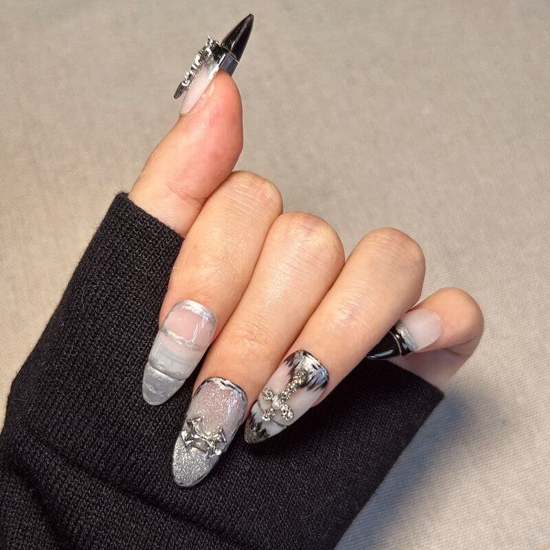 Detachable Clip On 2-in-1 Style Press-on nails